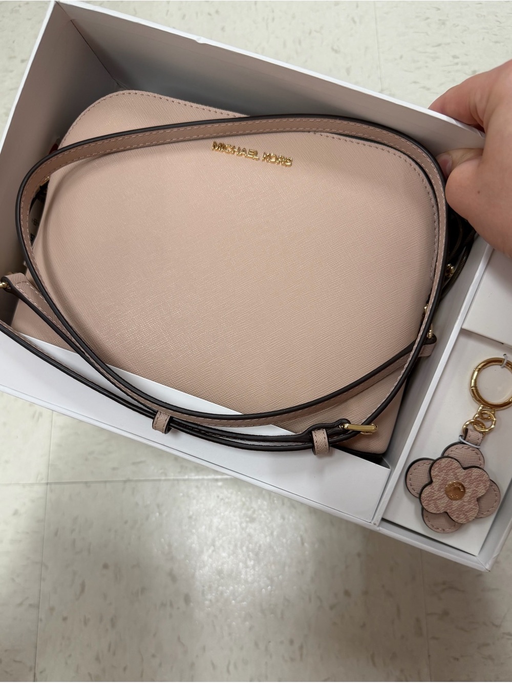 Michael Kors Cindy Large Dome Crossbody Bag with Key Fob – Soft Pink NWT